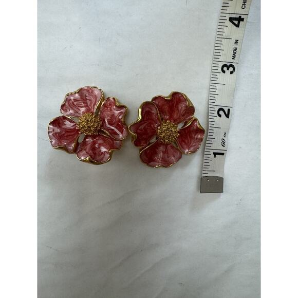 Vintage 1980s Enamel Pink Clip-On Earrings Gold Tone Statement Cottagecore - Picture 3 of 5
